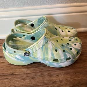 Marbled/Tie Dye Platform Crocs